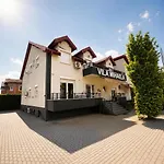Vilamihaela 3* Skopje