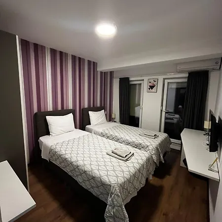 Vilamihaela Hotel