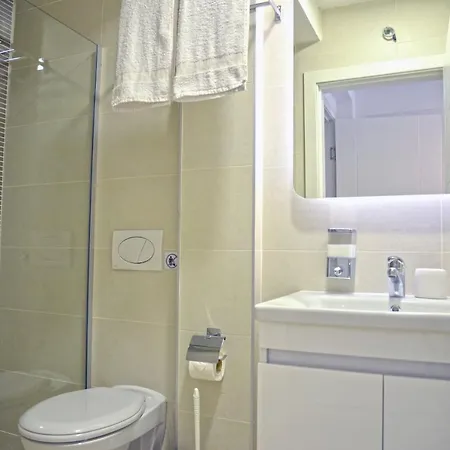 Vilamihaela 3* Skopje