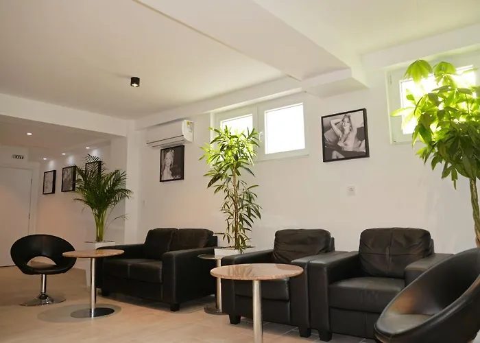 Vilamihaela 3* Skopje